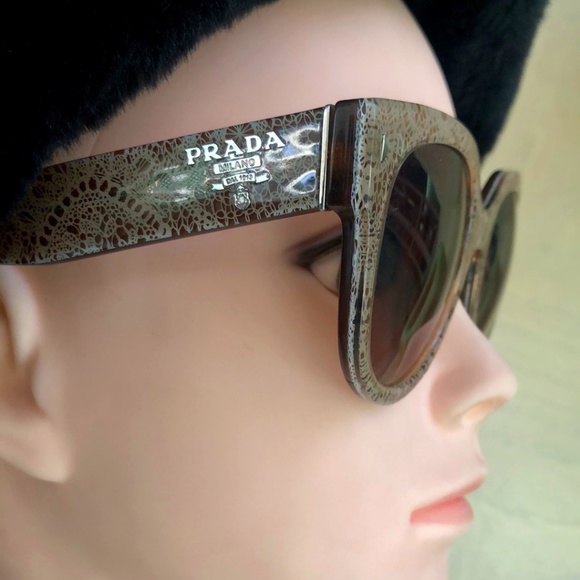 Prada Authentic Brown Framed Ladies Sunglasses In Case - Picture 1 of 12